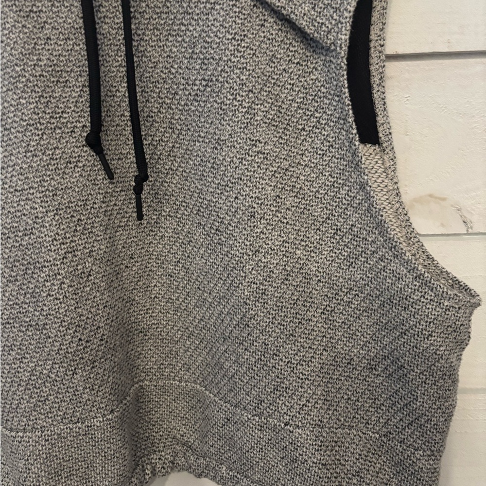 Te Verde cowl neck knit athletic vest Size Medium. Great condition! - Picture 4 of 16